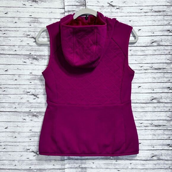 The North Face Reversible Caroluna Quilted Hooded Vest - Picture 10 of 12